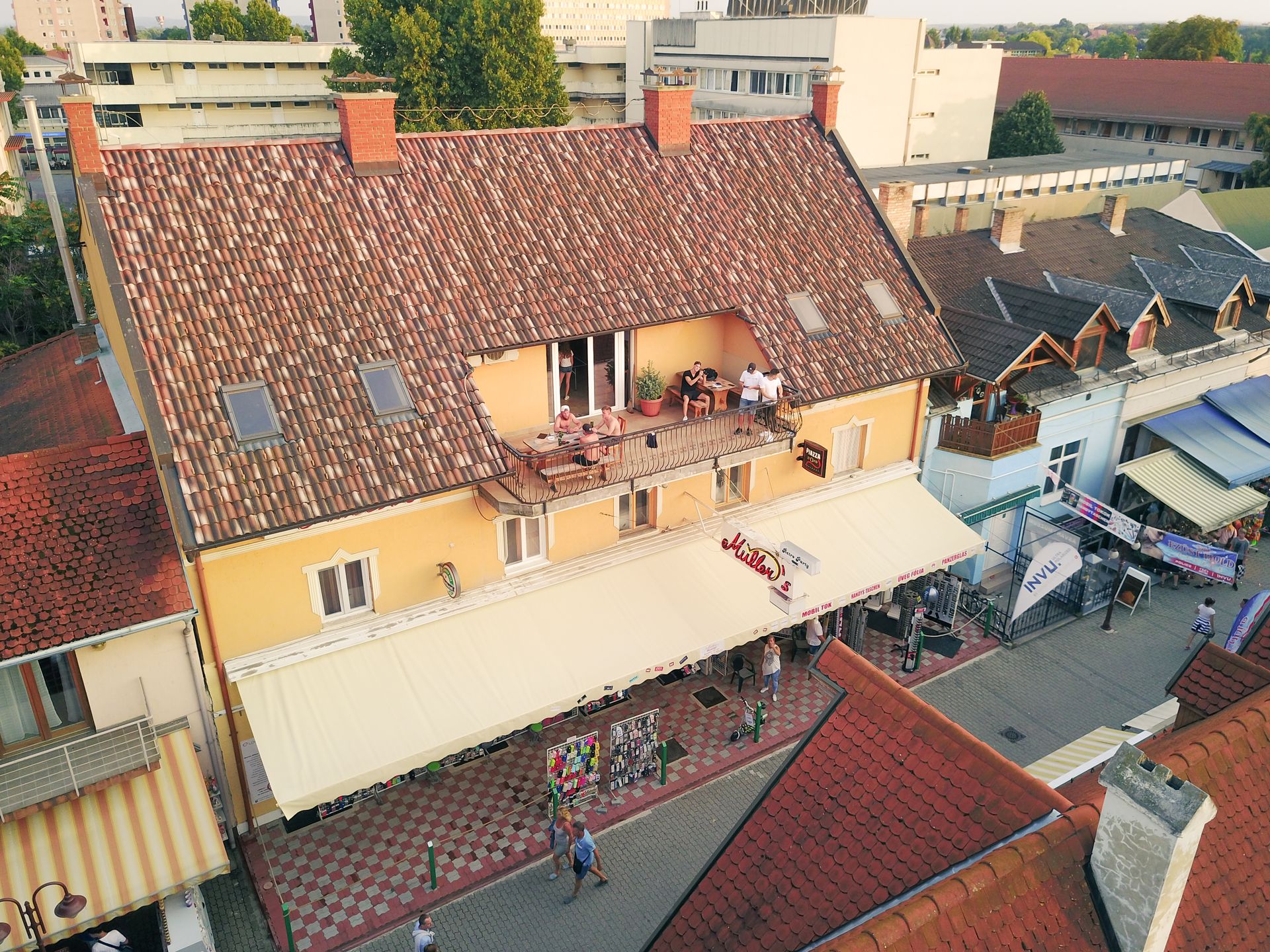 Müller's 2 épület