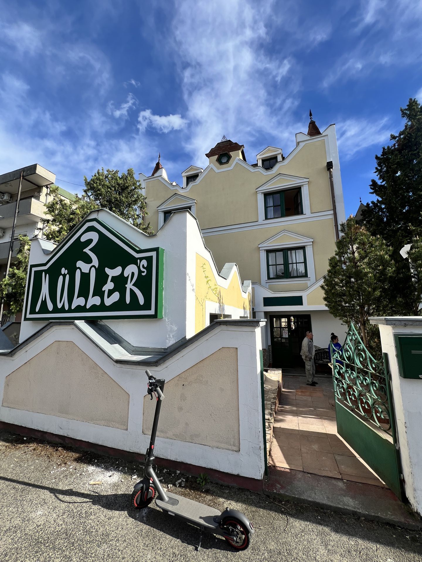 Müller's 3 – Épület 10